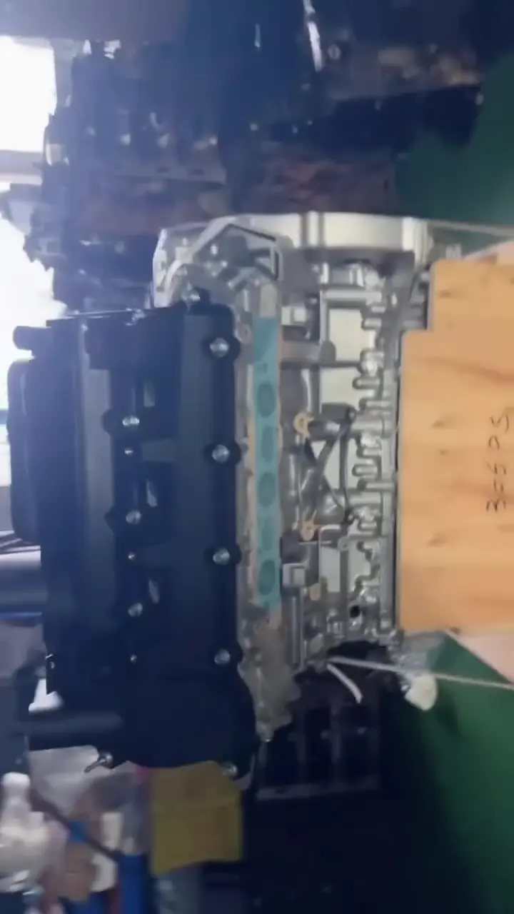 Кадр видео: Двигатель 306PS 3.0T для Land Rover — обзор перед отправкой
